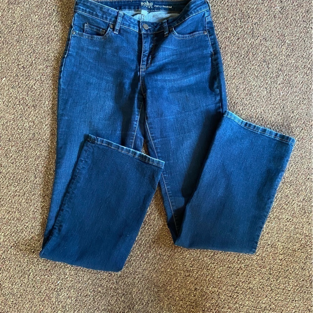 New York & Co SoHo Curvy Boot Cut Jeans. Great Look For Your Butt. 9.5” Rise.